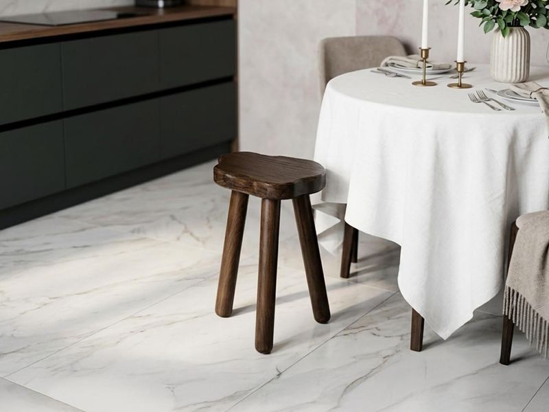 Round wooden stool Pebble &Oslash;20 cm, height 20 cm, solid oak - black